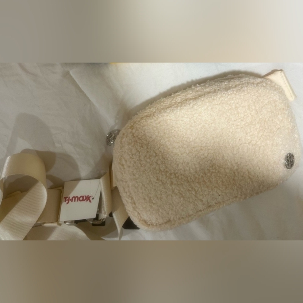 Steve Madden Cream Belt Bag